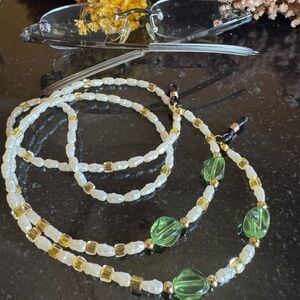 Elegant Beaded Eyeglass Chain - Mask chain - AirPod chain